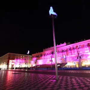 https://nice-massena.fr-provencehotel.com